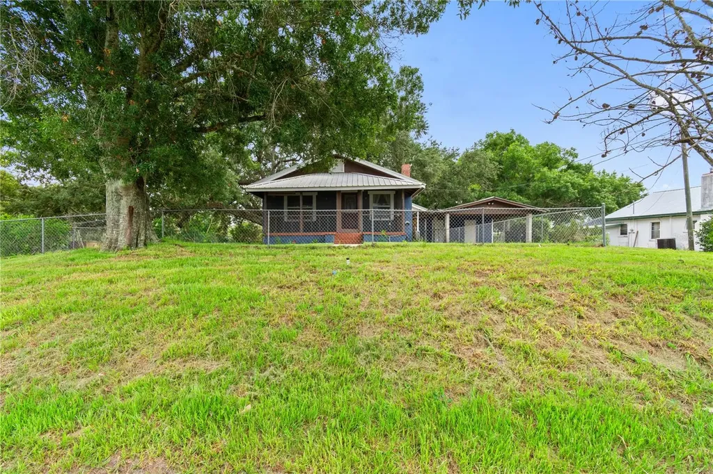 30 E 8th Street Frostproof FL 33843