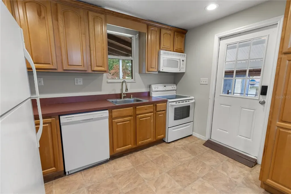 30 E 8th Street Frostproof FL 33843
