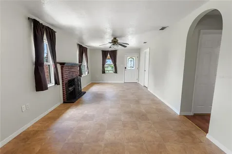 30 E 8th Street Frostproof FL 33843