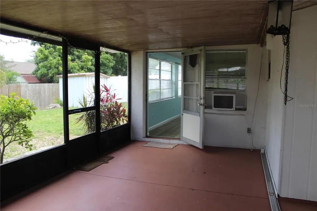 7149 Channelside Lane N Pinellas Park FL 33781