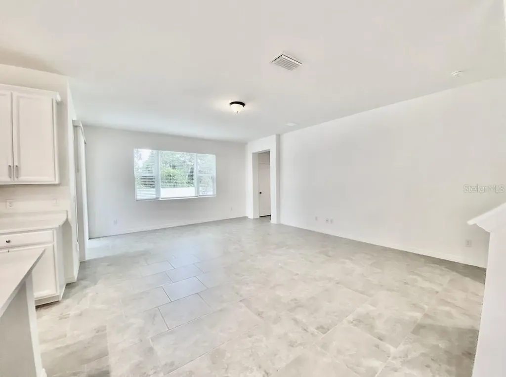 924 Avenal Lane Davenport FL 33837