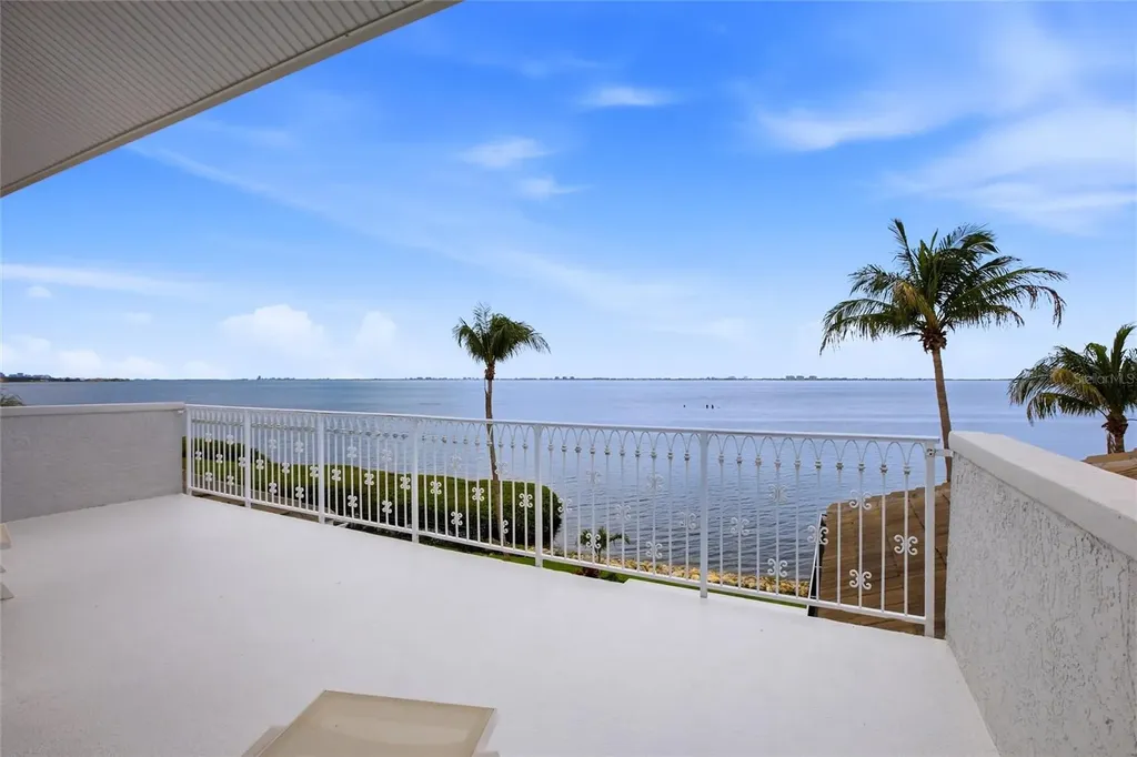 7524 Westmoreland Drive Sarasota FL 34243