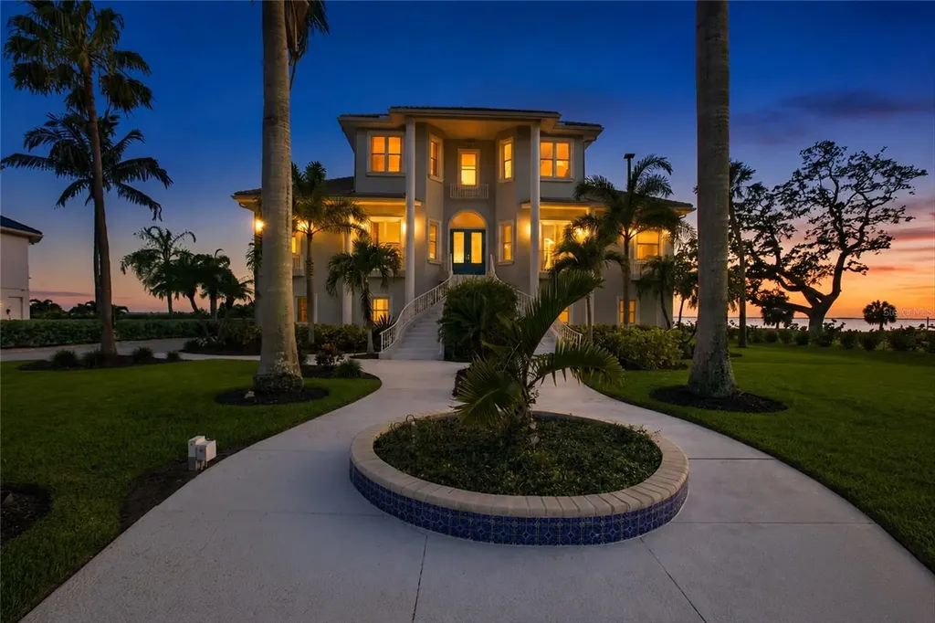 7524 Westmoreland Drive Sarasota FL 34243