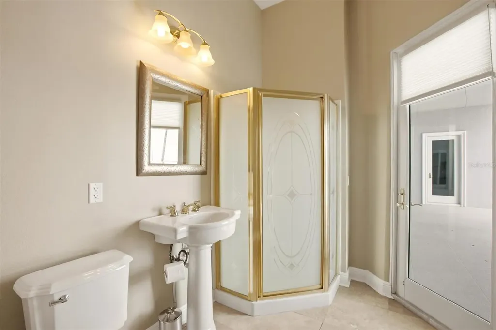 7524 Westmoreland Drive Sarasota FL 34243