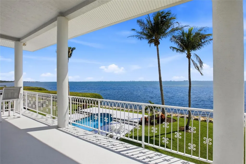 7524 Westmoreland Drive Sarasota FL 34243