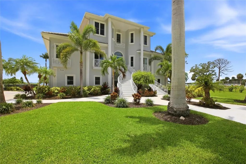 7524 Westmoreland Drive Sarasota FL 34243