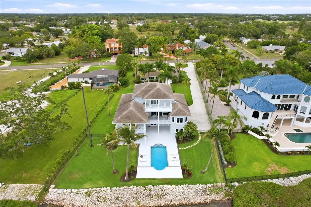7524 Westmoreland Drive Sarasota FL 34243