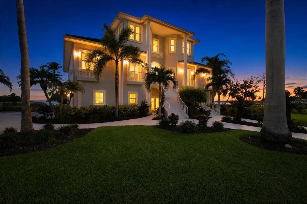 7524 Westmoreland Drive Sarasota FL 34243