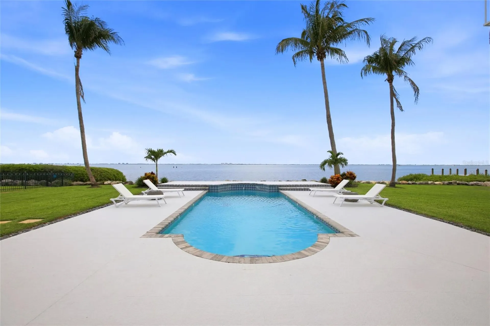 7524 Westmoreland Drive Sarasota FL 34243