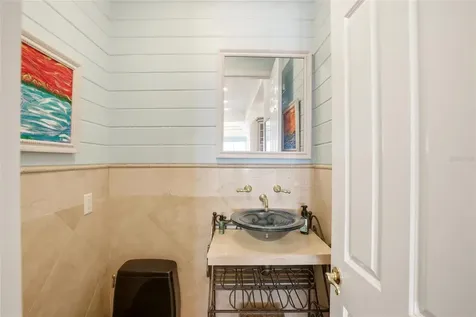 7524 Westmoreland Drive Sarasota FL 34243