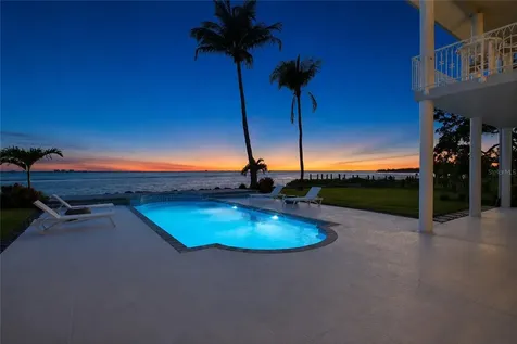 7524 Westmoreland Drive Sarasota FL 34243
