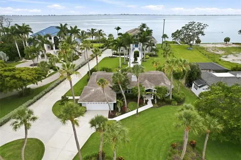 7524 Westmoreland Drive Sarasota FL 34243