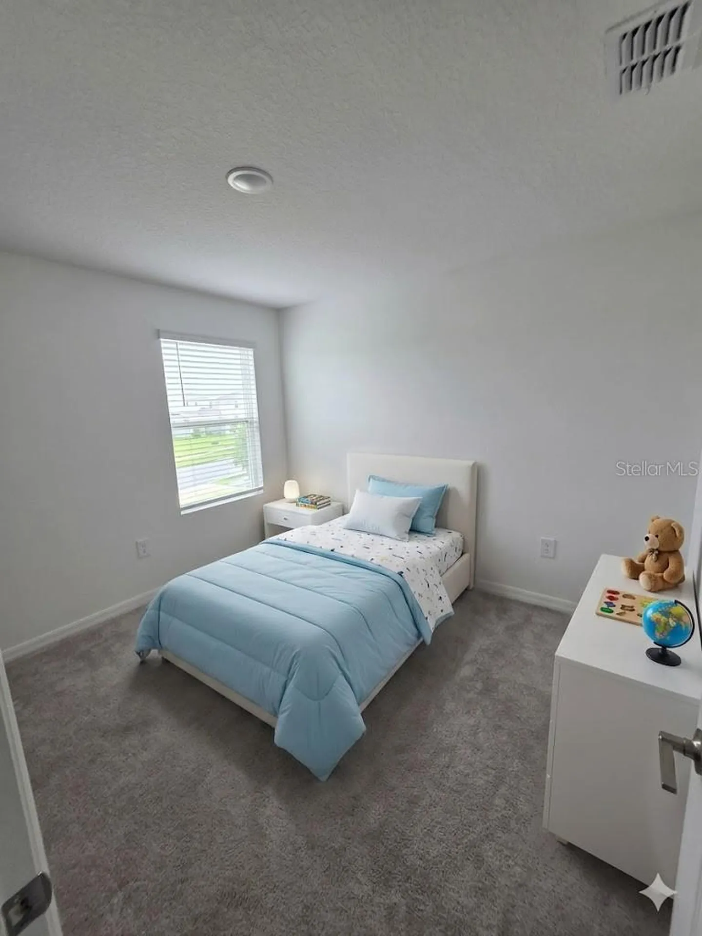 216 Citrine Loop Kissimmee FL 34758