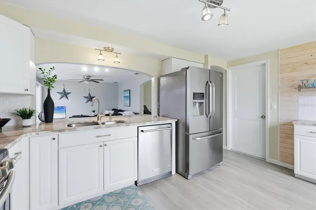 24 N Oakwood Drive N Englewood FL 34223