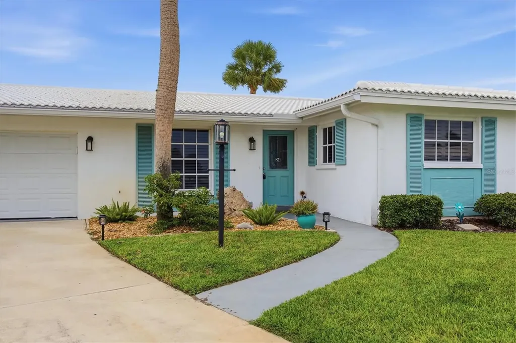 24 N Oakwood Drive N Englewood FL 34223