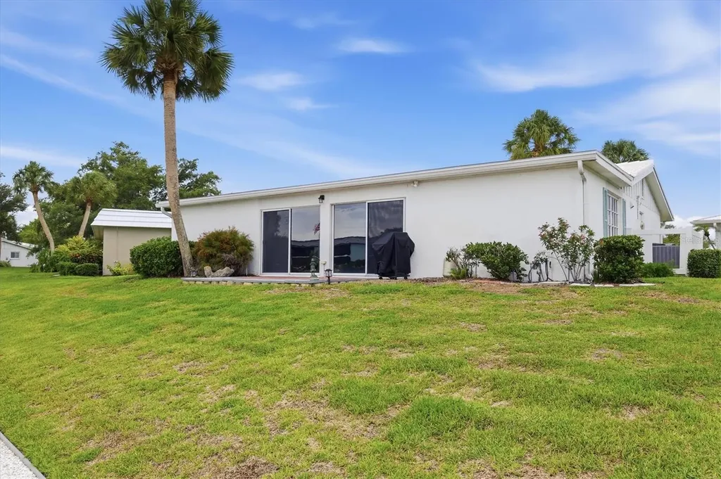 24 Oakwood Drive N Englewood FL 34223