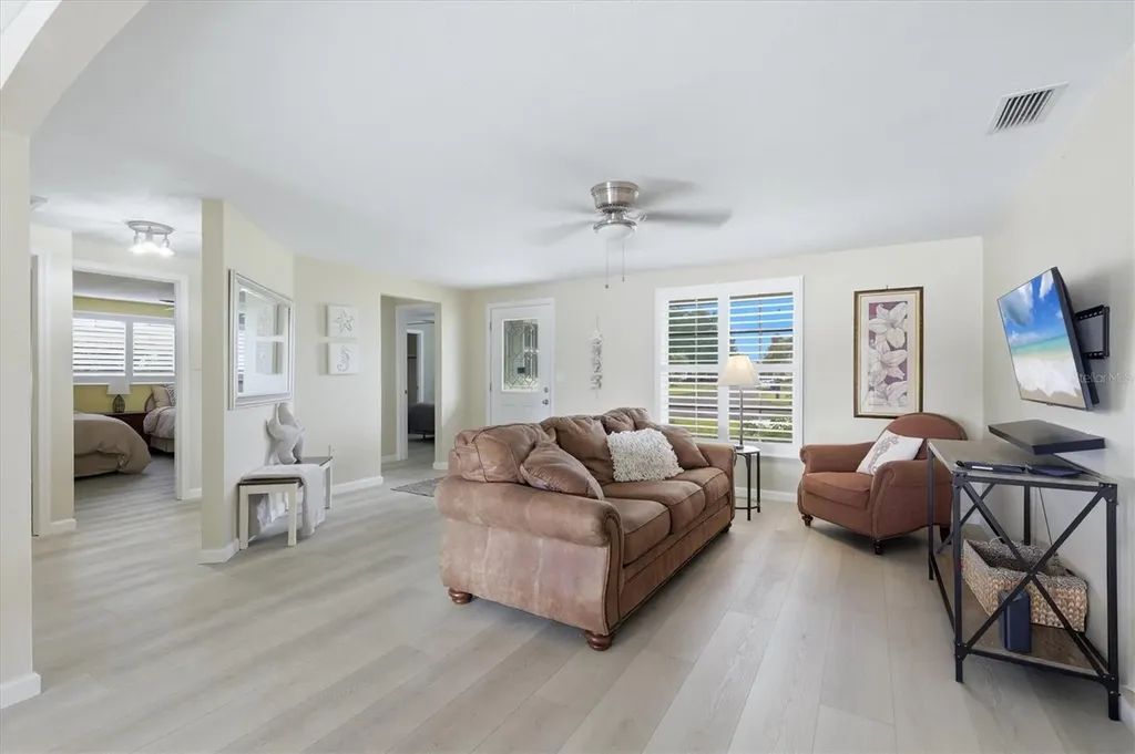24 N Oakwood Drive N Englewood FL 34223