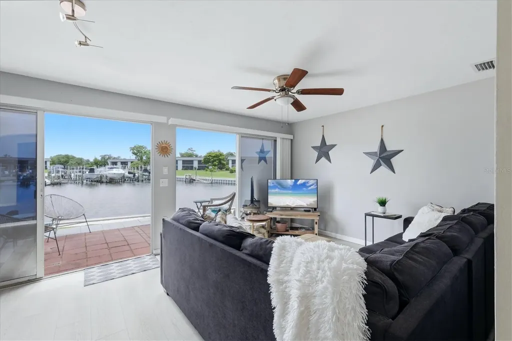 24 N Oakwood Drive N Englewood FL 34223