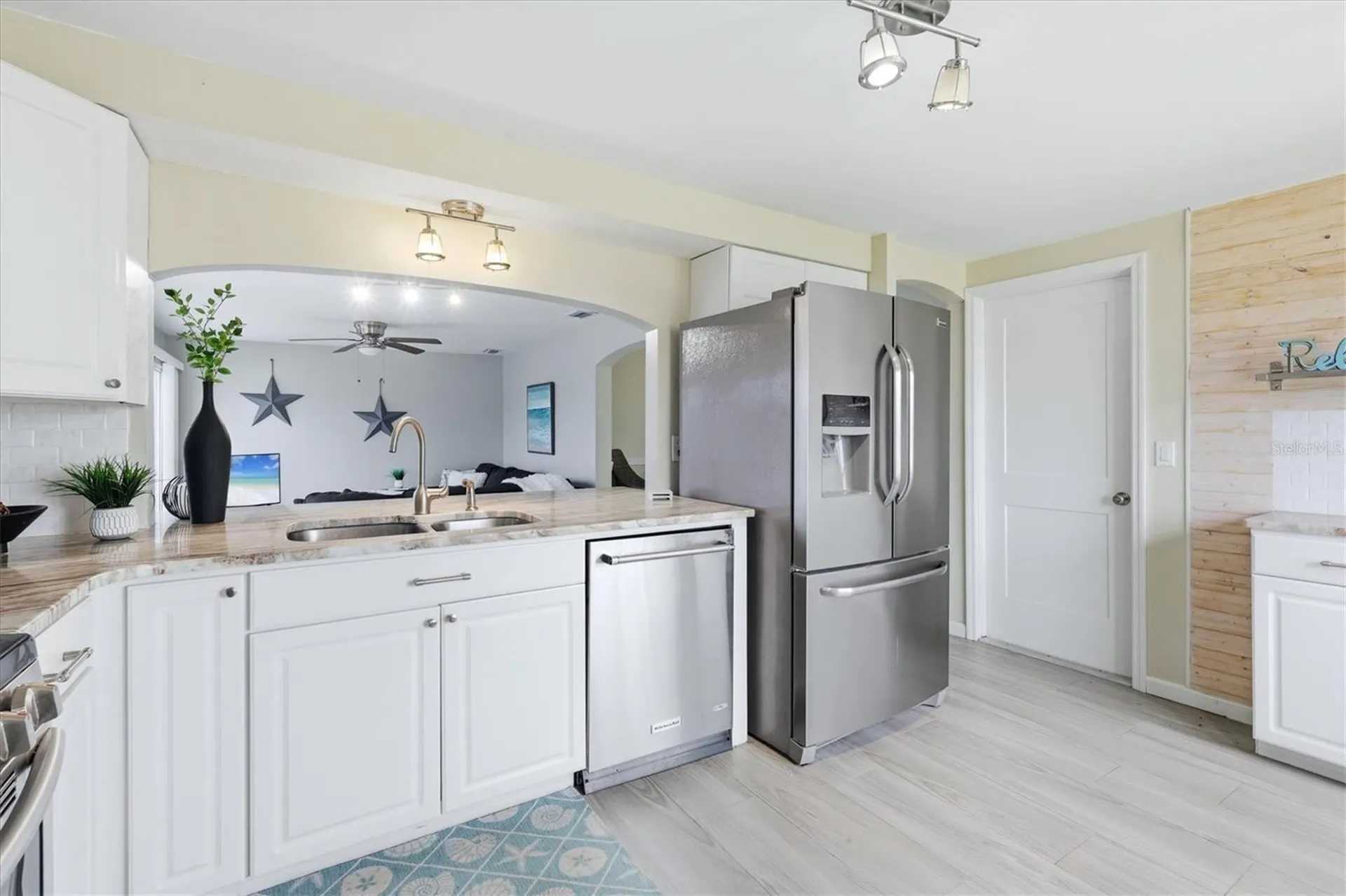 24 N Oakwood Drive N Englewood FL 34223