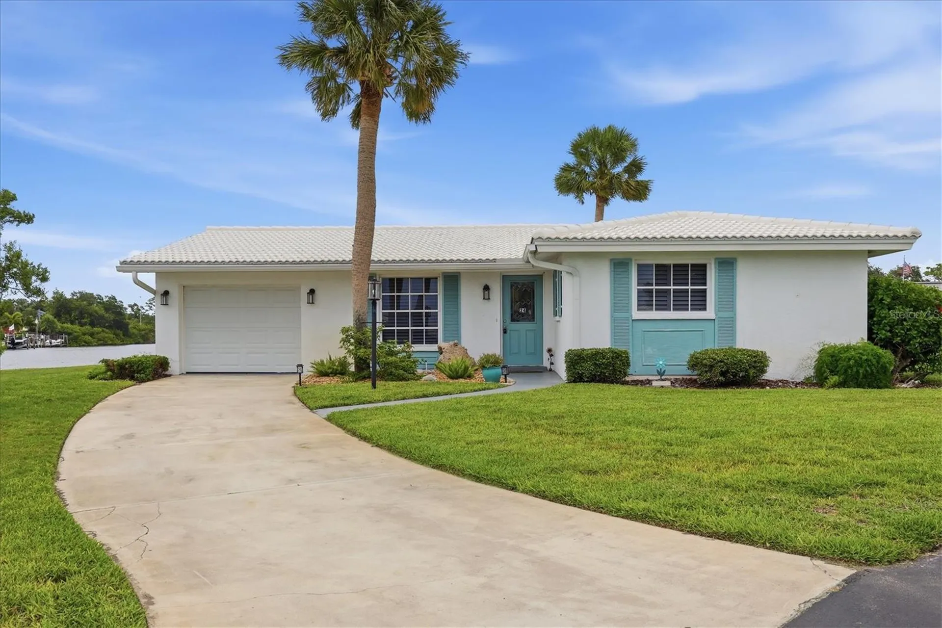 24 N Oakwood Drive N Englewood FL 34223
