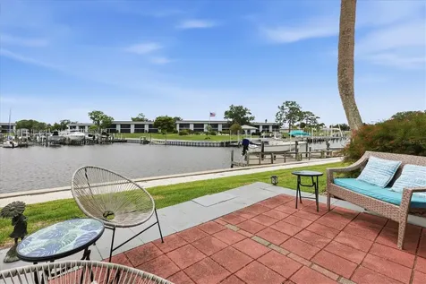 24 N Oakwood Drive N Englewood FL 34223