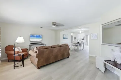 24 N Oakwood Drive N Englewood FL 34223