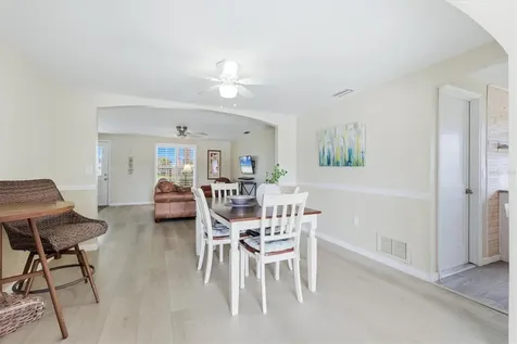 24 N Oakwood Drive N Englewood FL 34223