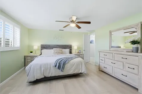 24 N Oakwood Drive N Englewood FL 34223