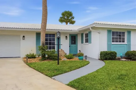 24 N Oakwood Drive N Englewood FL 34223