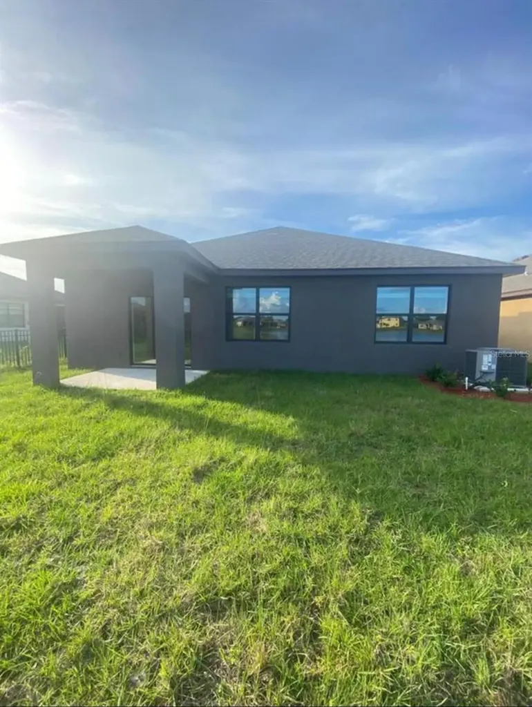 822 SE Remington Green Drive Palm Bay FL 32909