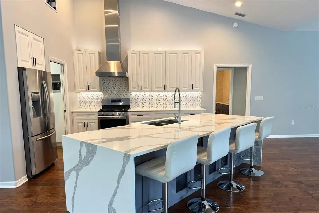 4824 Hanging Moss Lane Sarasota FL 34238