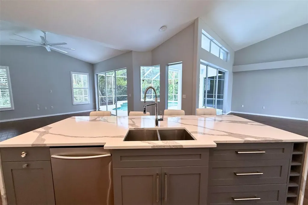 4824 Hanging Moss Lane Sarasota FL 34238