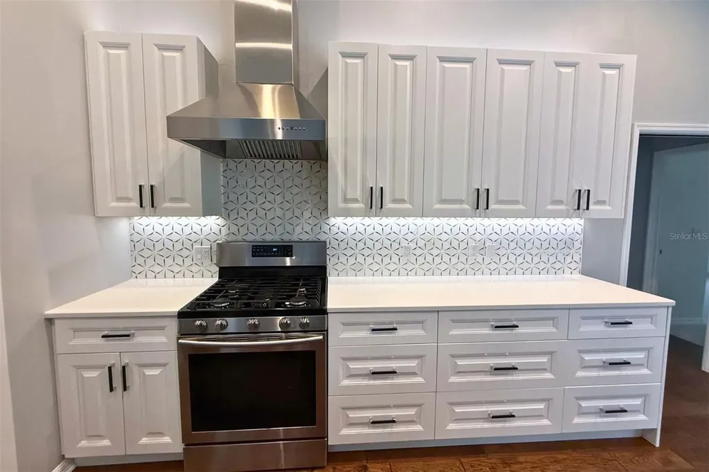4824 Hanging Moss Lane Sarasota FL 34238