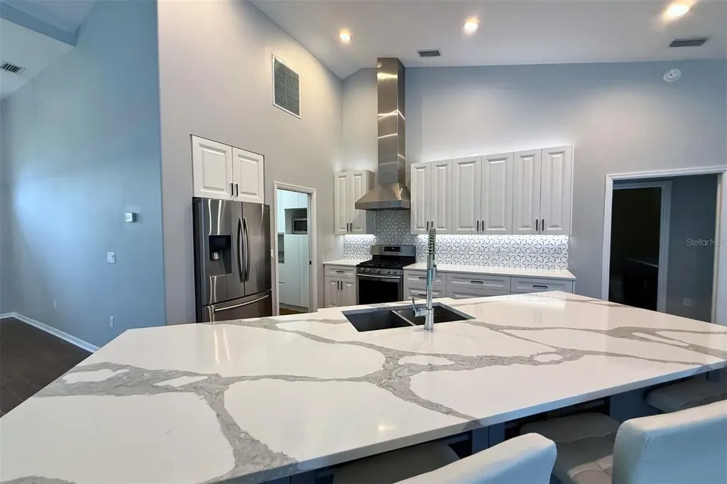 4824 Hanging Moss Lane Sarasota FL 34238