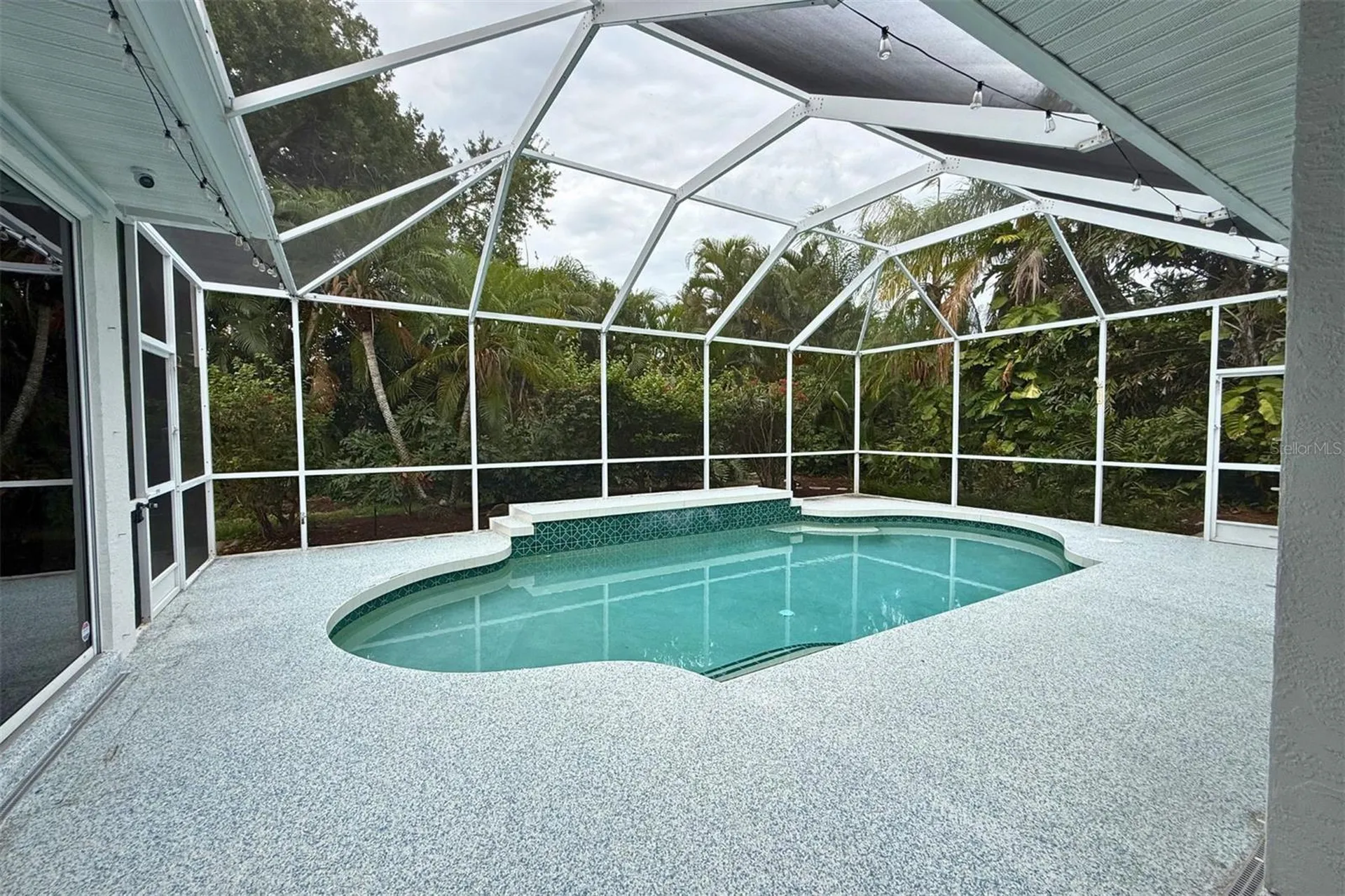 4824 Hanging Moss Lane Sarasota FL 34238