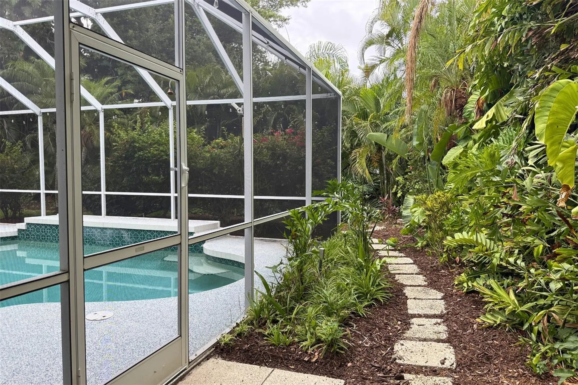 4824 Hanging Moss Lane Sarasota FL 34238