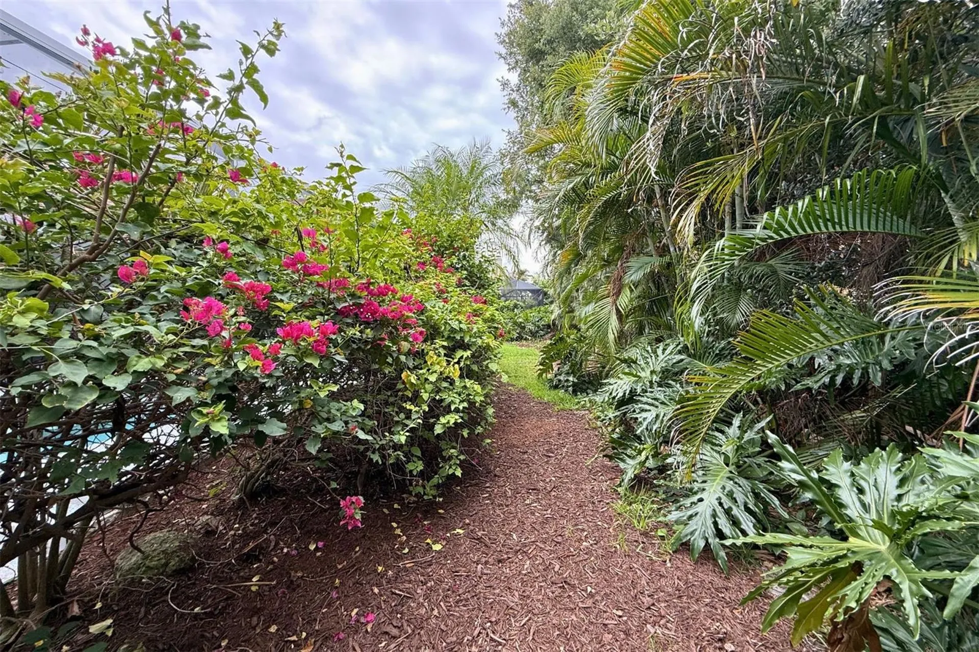 4824 Hanging Moss Lane Sarasota FL 34238