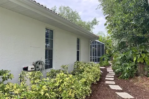 4824 Hanging Moss Lane Sarasota FL 34238