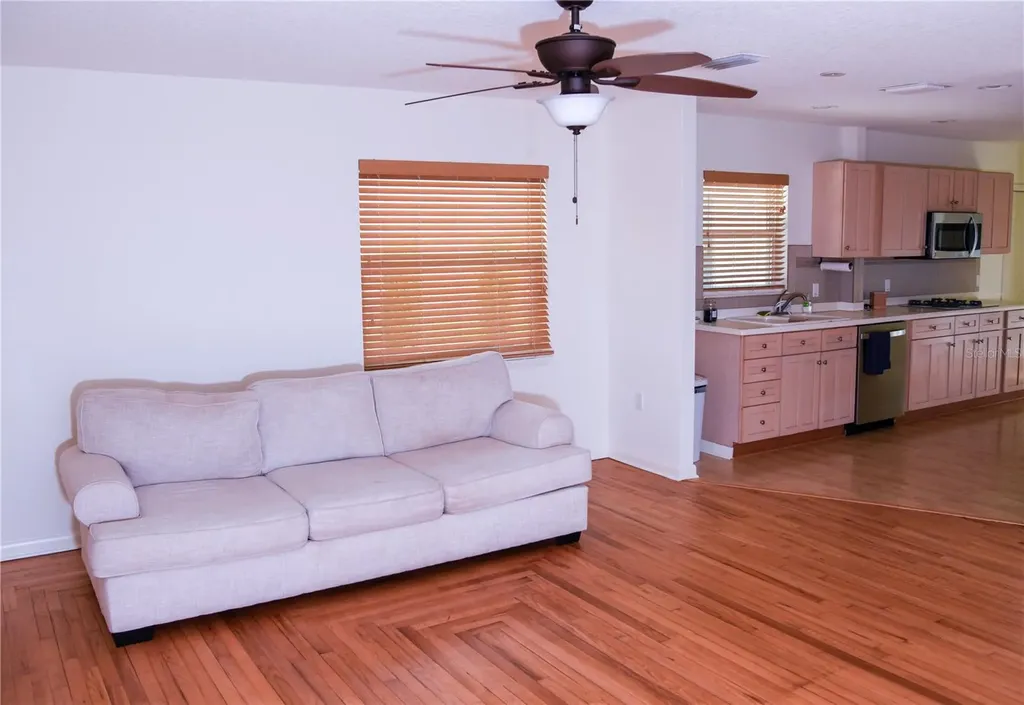 11715 N 51st Street Tampa FL 33617