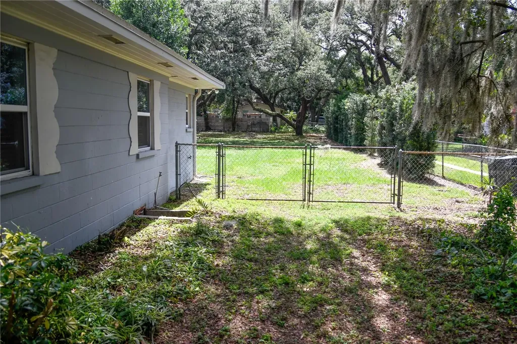 11715 N 51st Street Tampa FL 33617