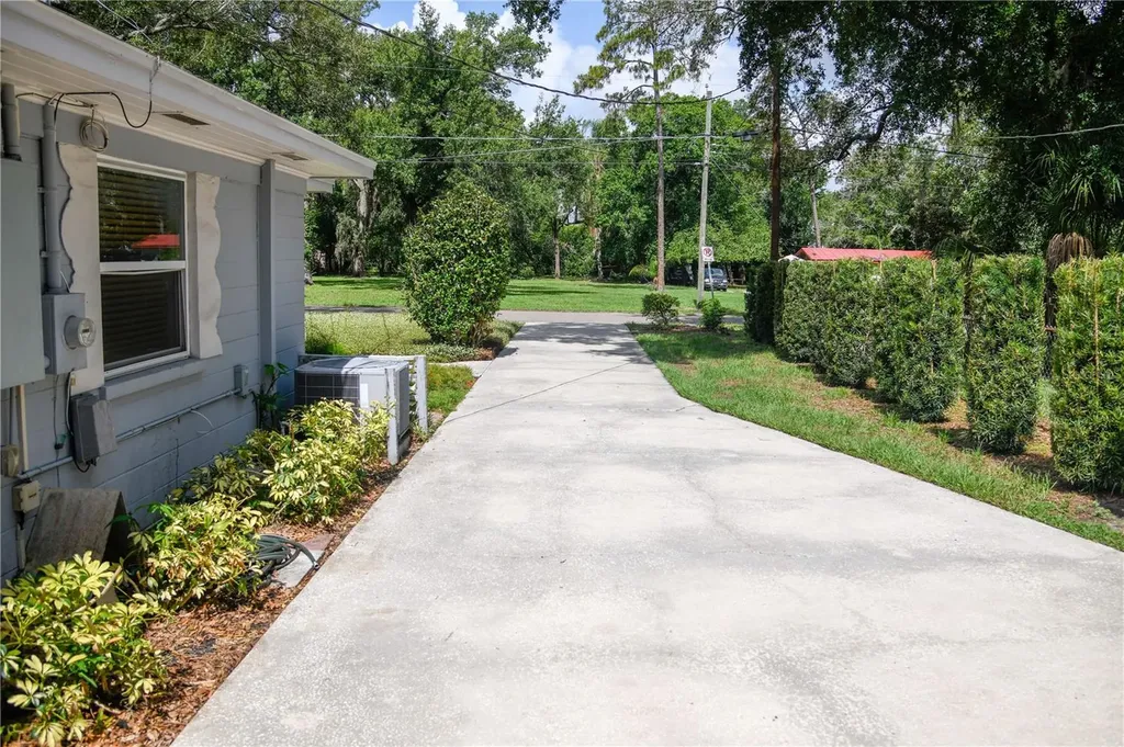 11715 N 51st Street Tampa FL 33617
