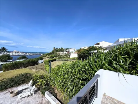 24.25 Harborview Road Humacao PR 00792