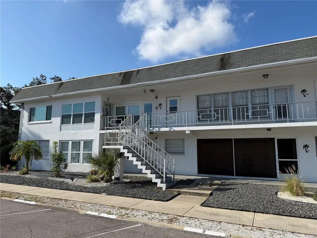 1221 Drew Street Clearwater FL 33755