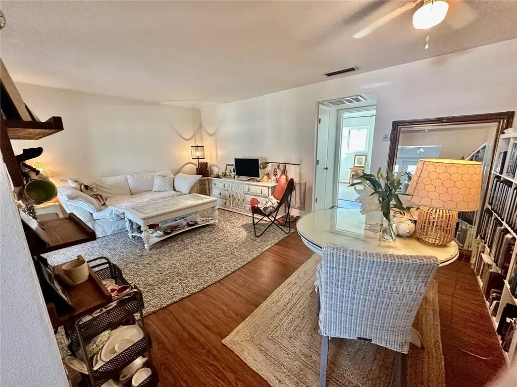 1221 Drew Street Clearwater FL 33755