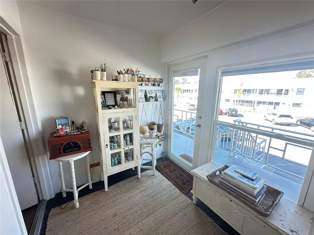 1221 Drew Street Clearwater FL 33755