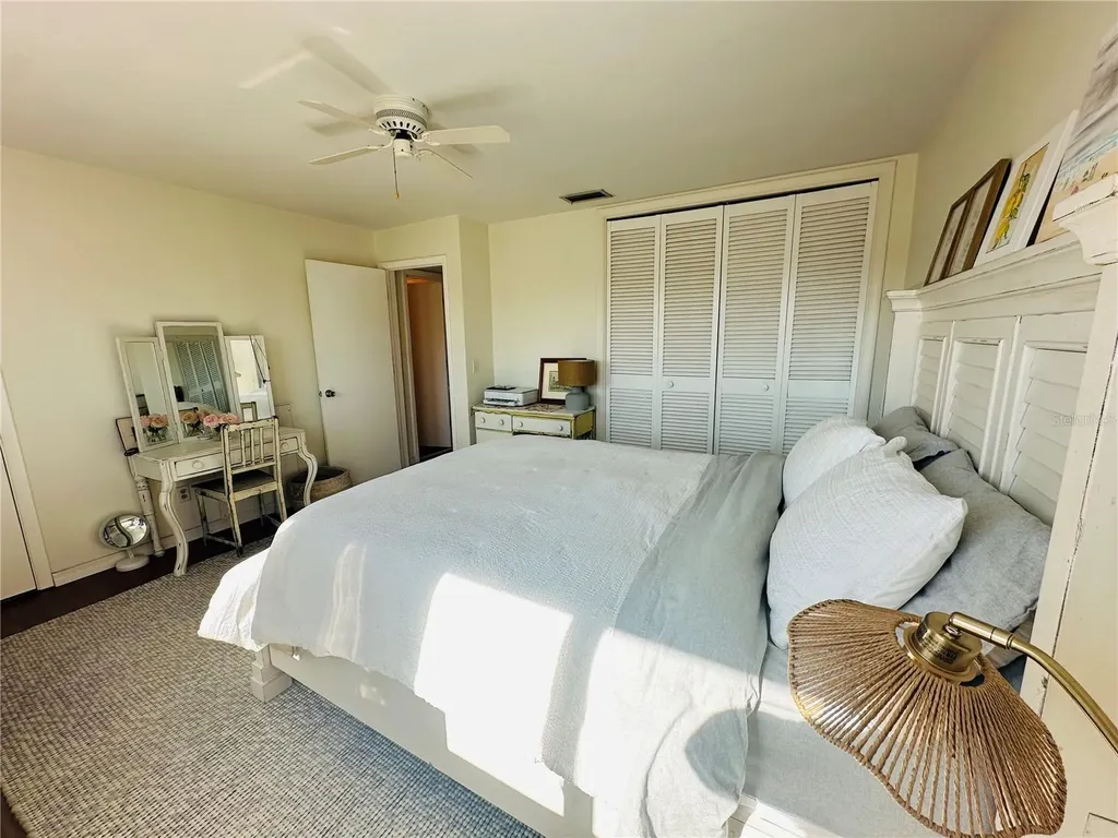 1221 Drew Street Clearwater FL 33755