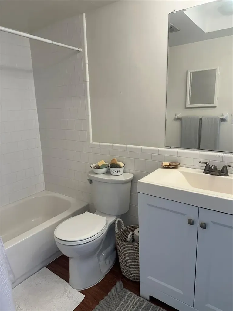 1221 Drew Street Clearwater FL 33755