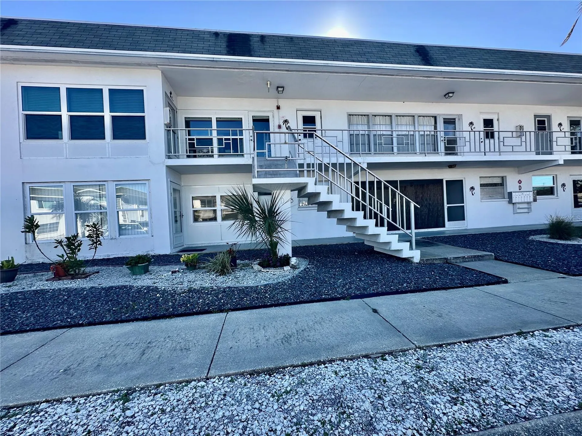 1221 Drew Street Clearwater FL 33755