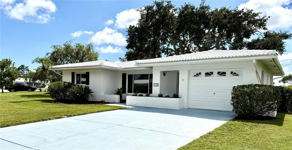 9608 41st Street N Pinellas Park FL 33782
