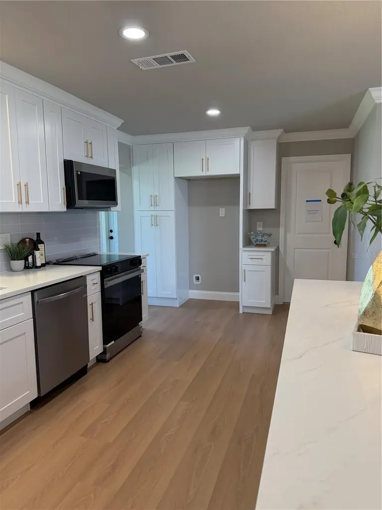 9608 41st Street N Pinellas Park FL 33782